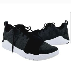 Air Jordan 23 Breakout Trainer Sneaker in Black / White Size 8